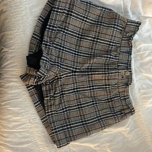 F21 plaid shorts